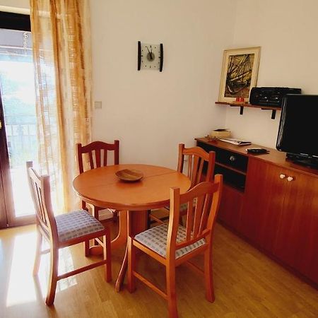 Apartments Italo By El-Pi Tours Njivice Eksteriør bilde