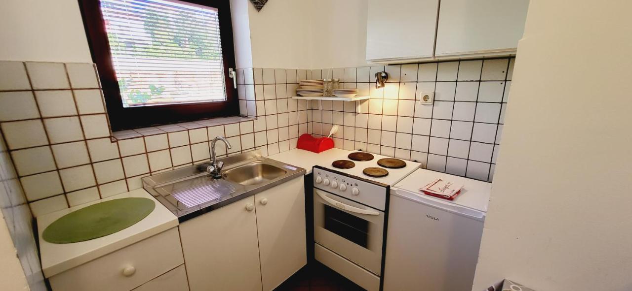 Apartments Italo By El-Pi Tours Njivice Eksteriør bilde
