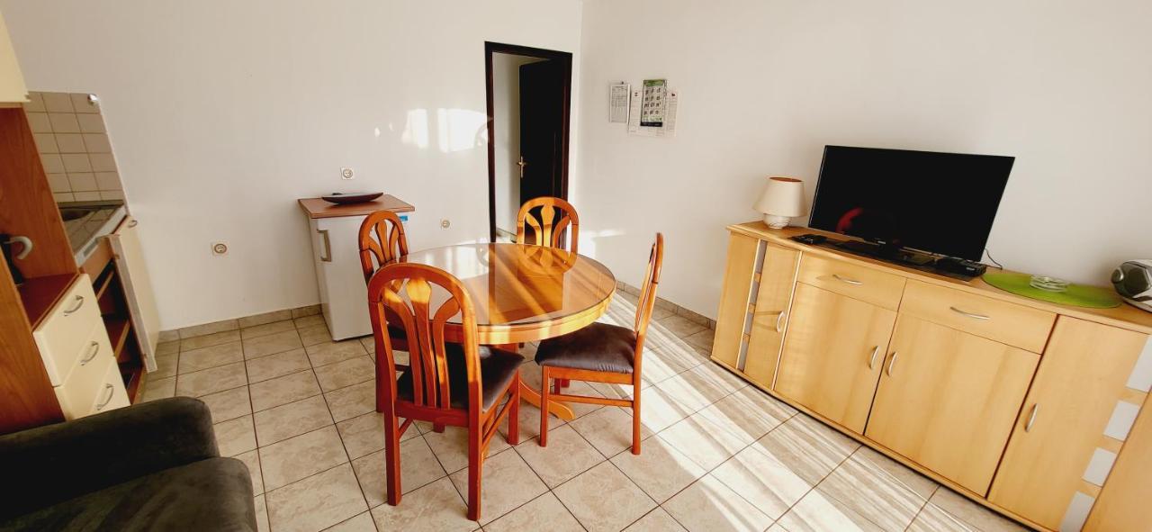 Apartments Italo By El-Pi Tours Njivice Eksteriør bilde